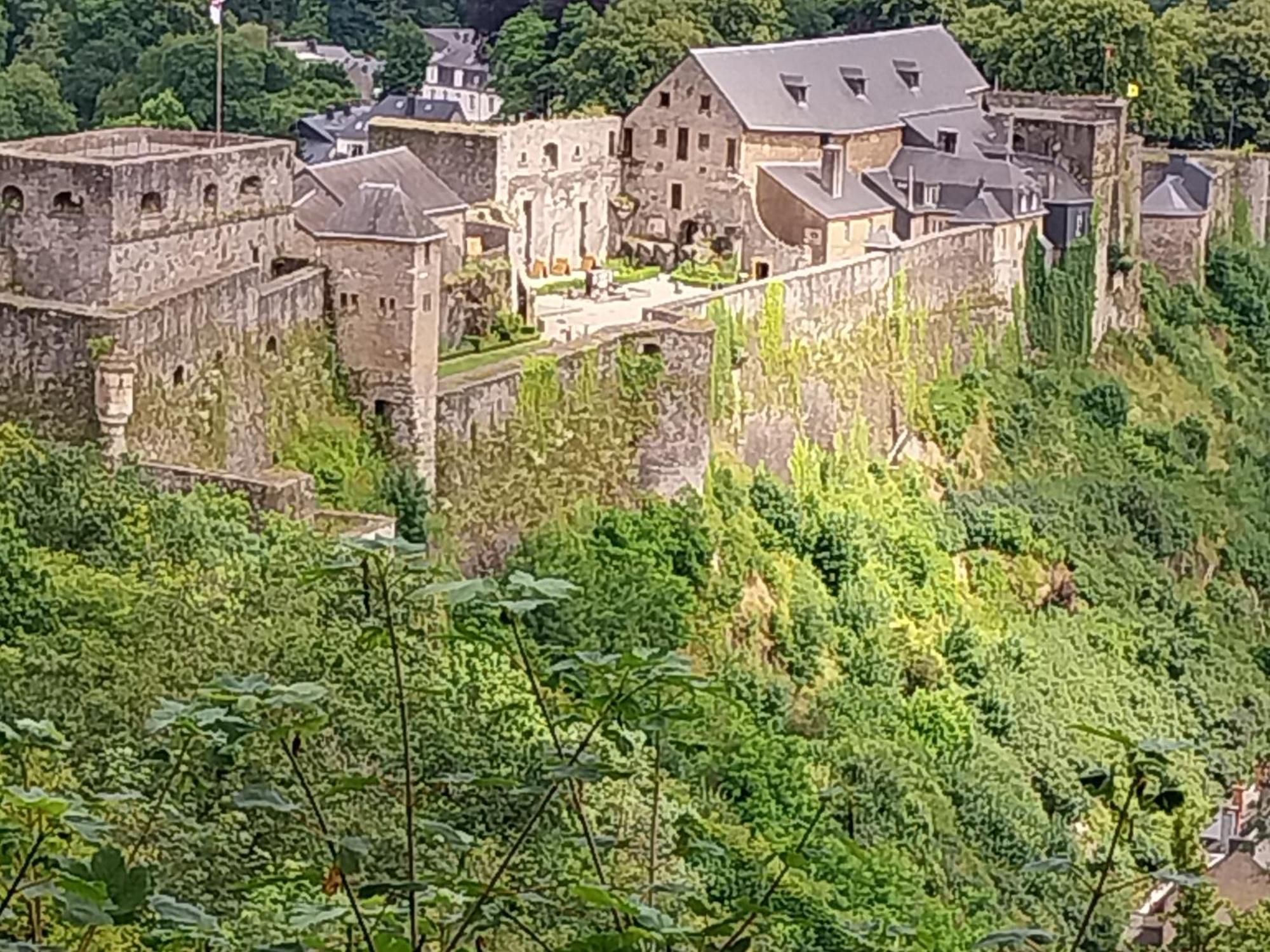 Villa Louise Bouillon Exteriör bild